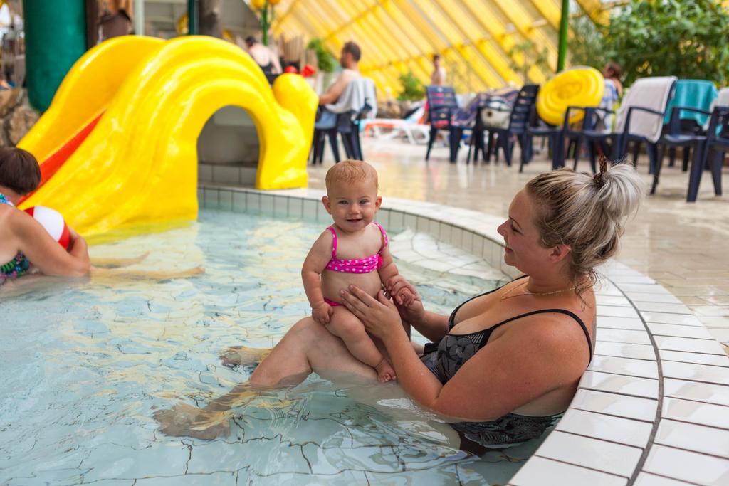 Oostappen Vakantiepark Hengelhoef Nv Otel Aan de Wolfsberg Dış mekan fotoğraf